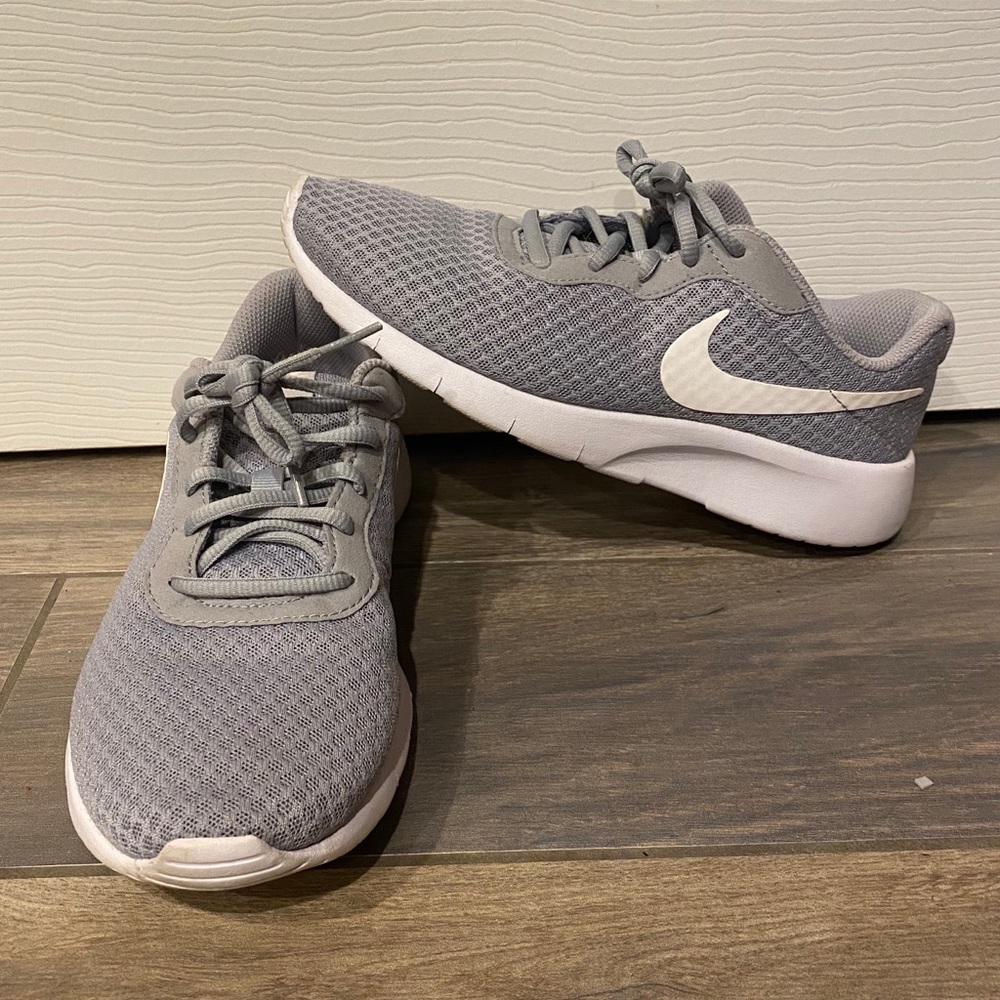 Nike Tanjun Sneakers